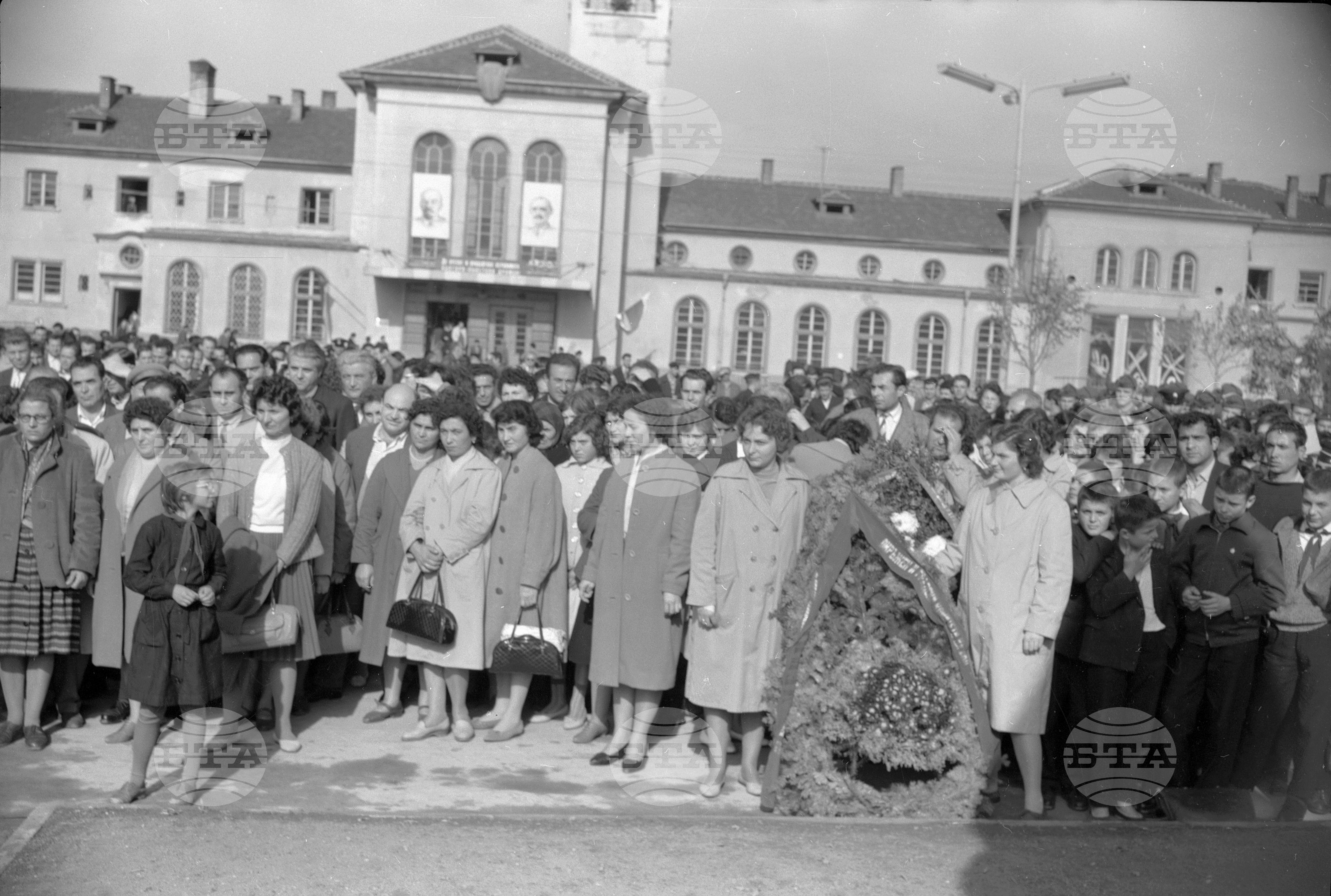 Откриване на паметник в чест на Ленин в град Плевен