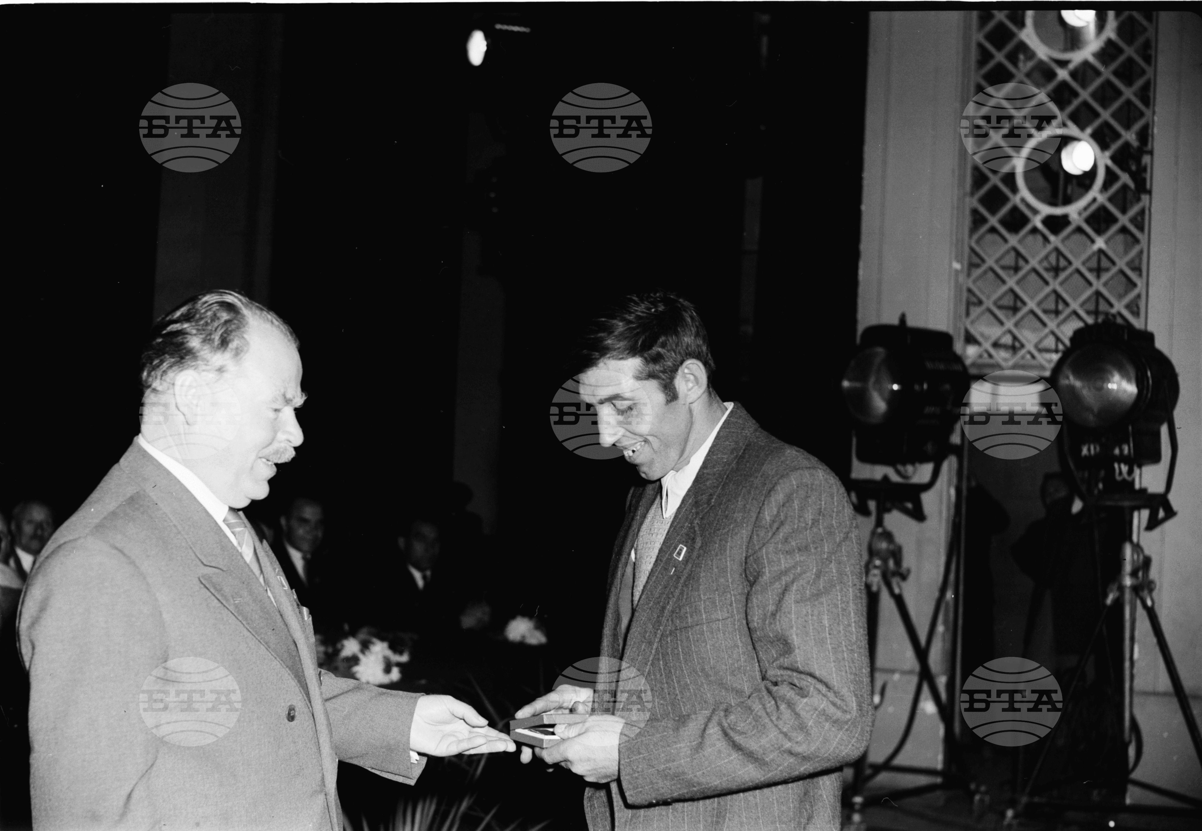 Награждаване на миньори по случай 70 години от създаването на мина "Георги Димитров"