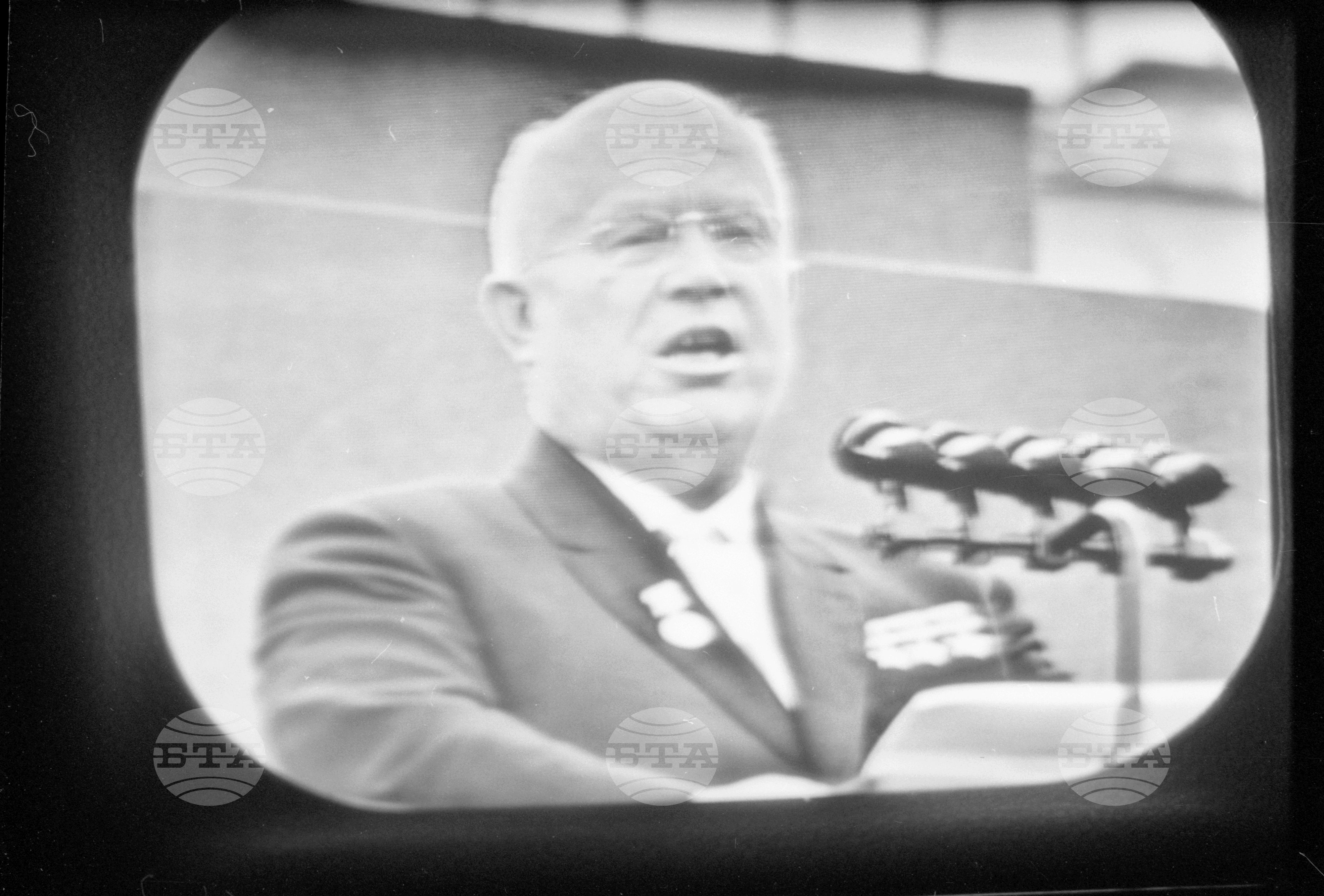 Посрещане на Валерий Биковски и Валентина Терешкова и митинга в Москва - репродукции част 1