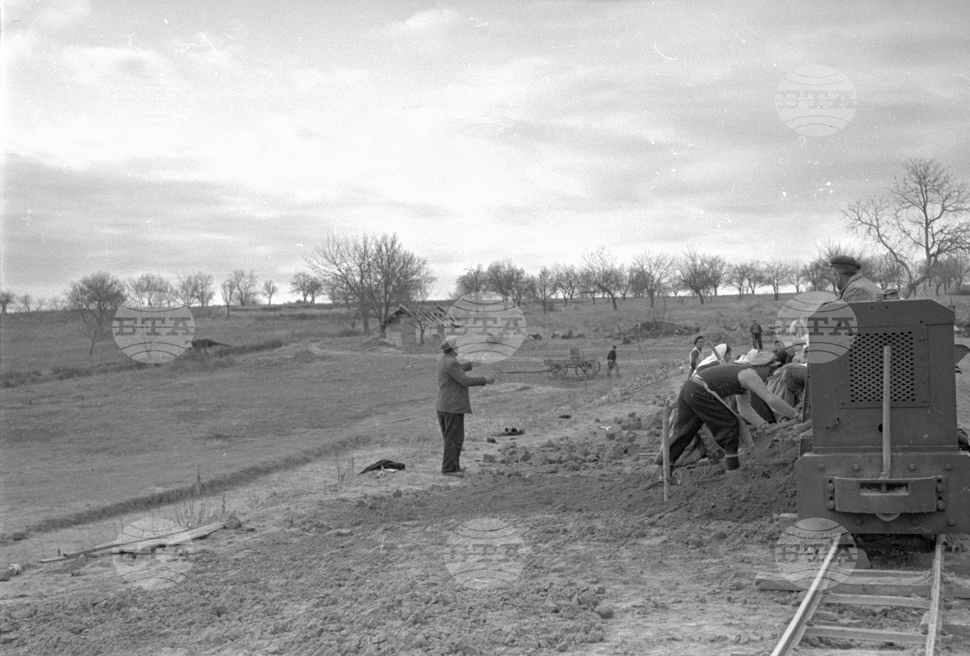 Строеж на микроязовир - 1953 година