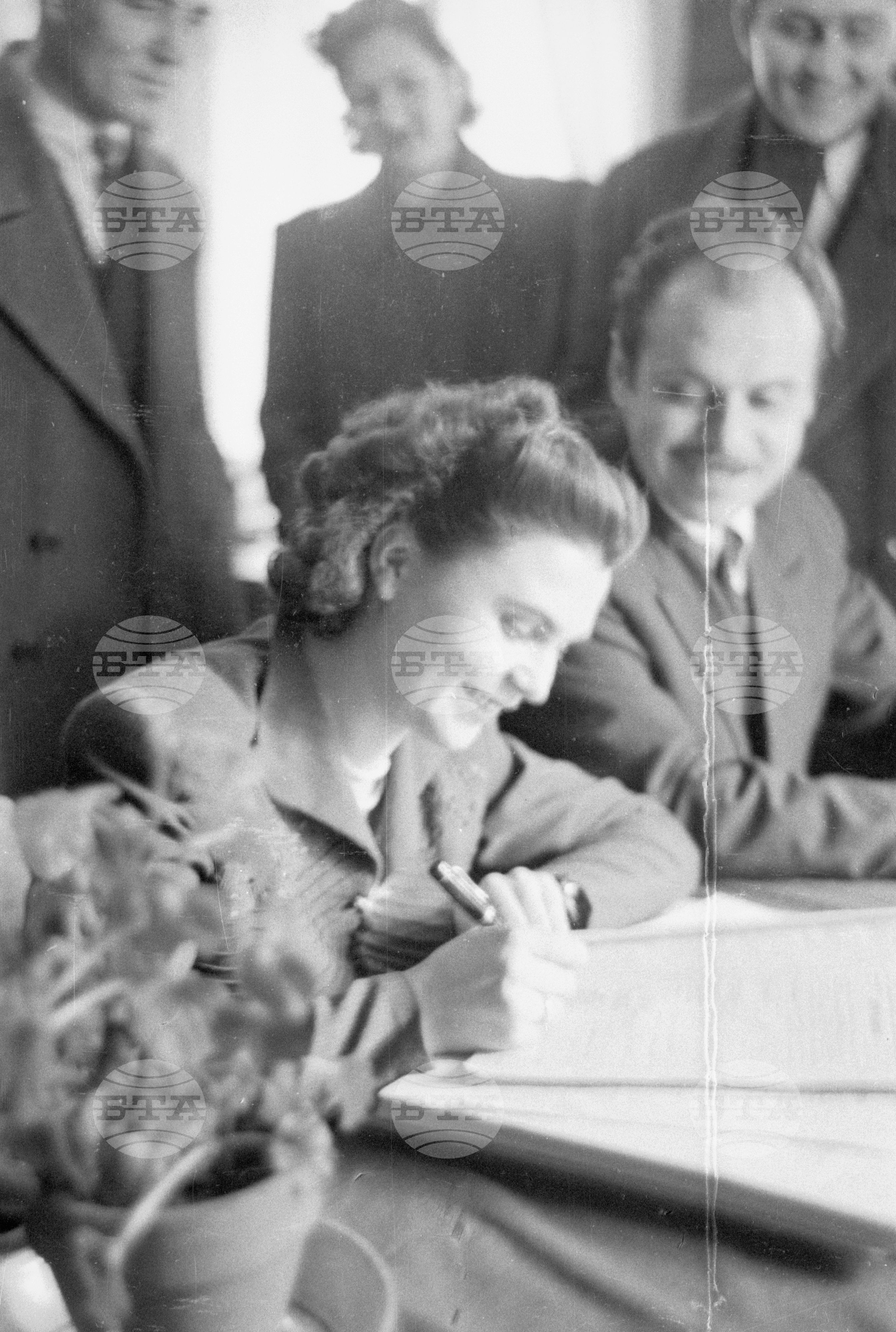 Сключване на граждански брак през 1951 година