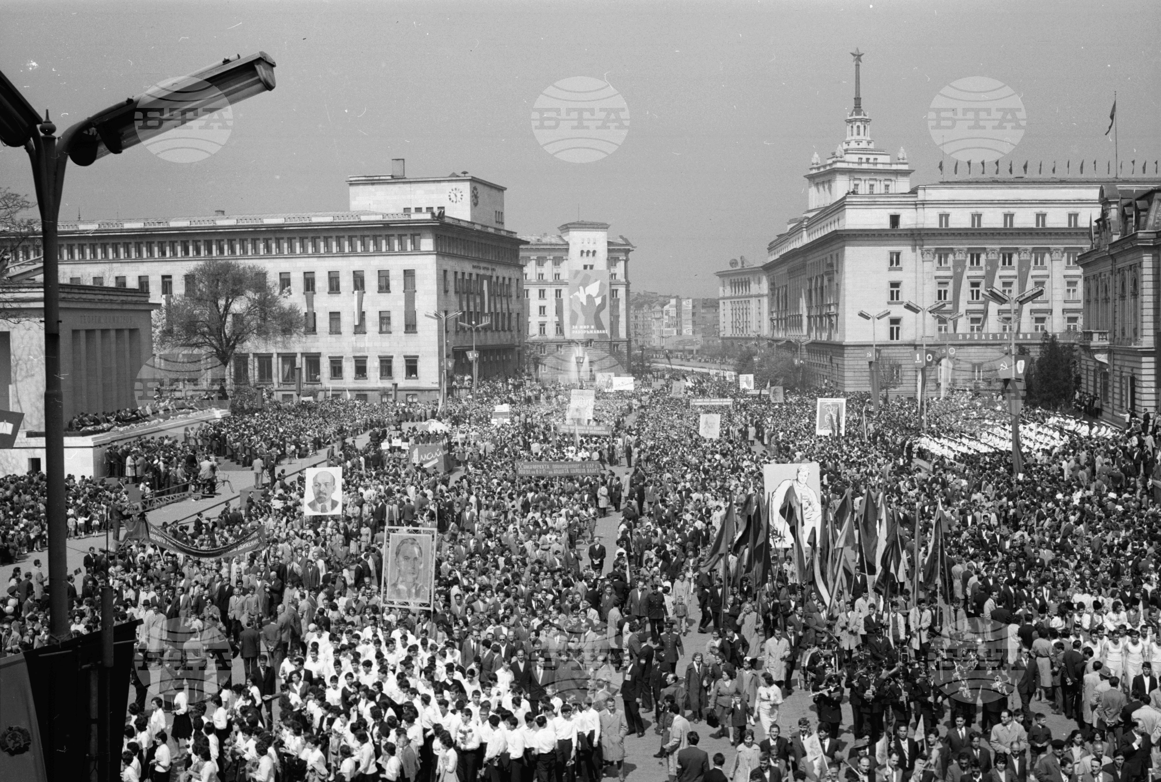 Първомайската манифестация на трудещите се в Столицата