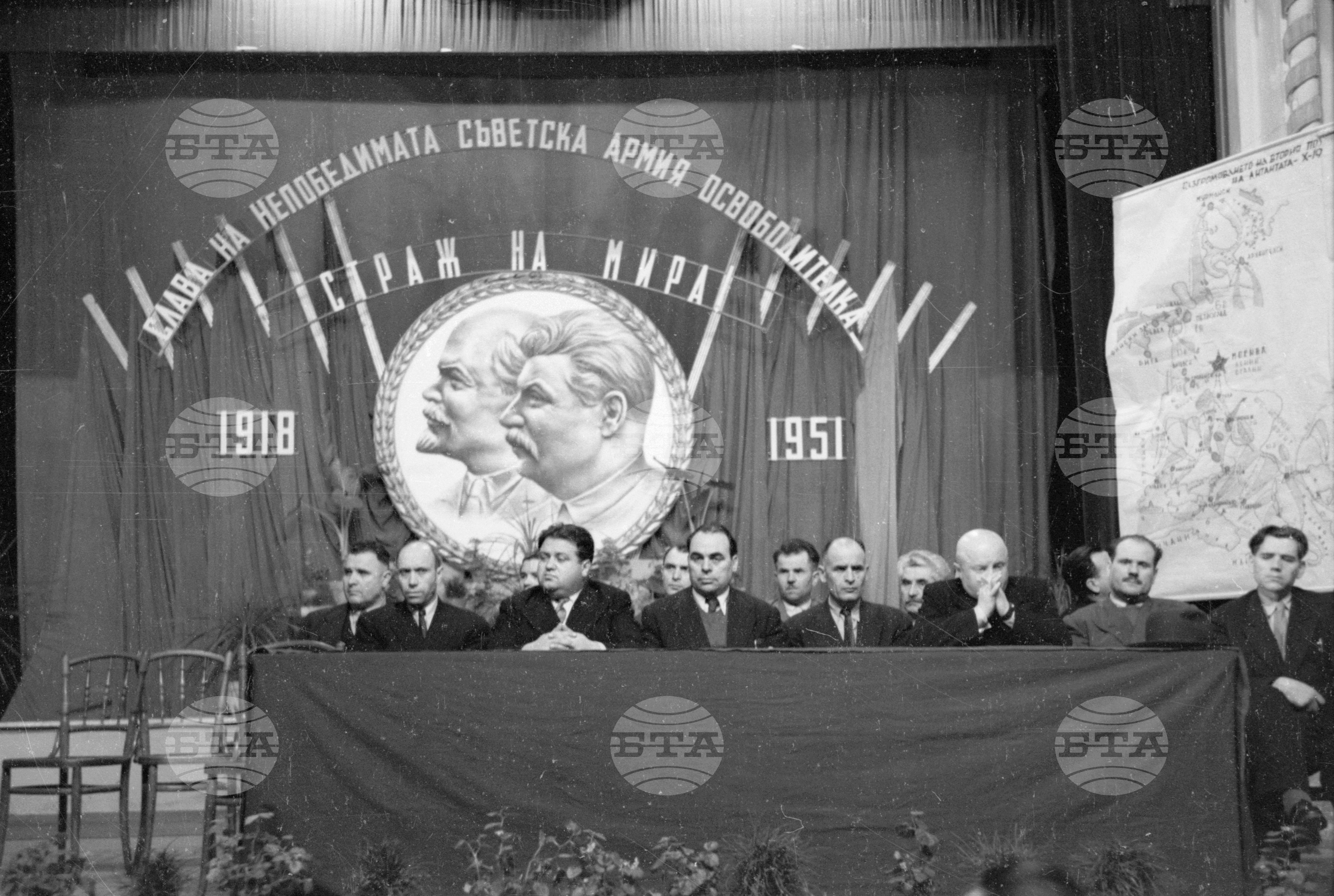 Тържества и празнична манифестация за Великата октомврийска революция 1951 год