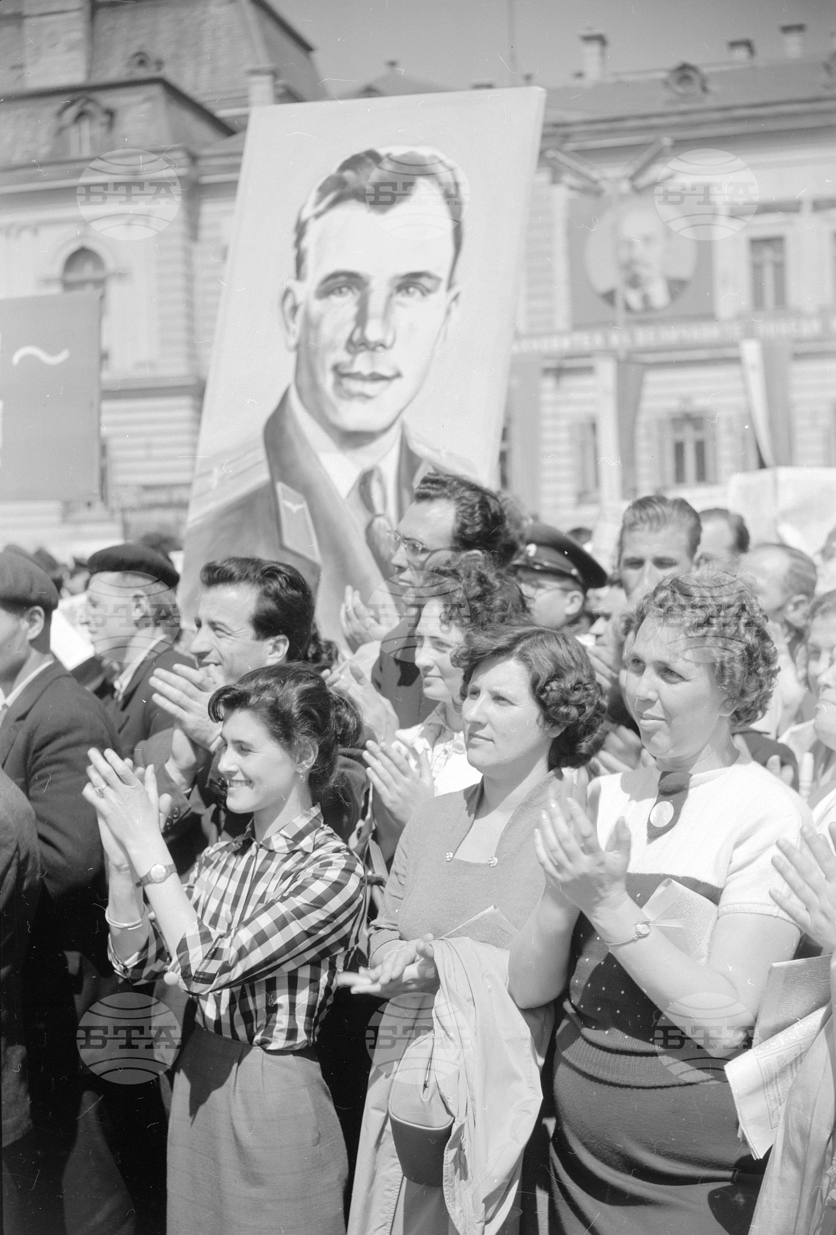 Митинг на трудещите се в София, в чест на първия в света космонавт Ю.А.Гагарин част 3