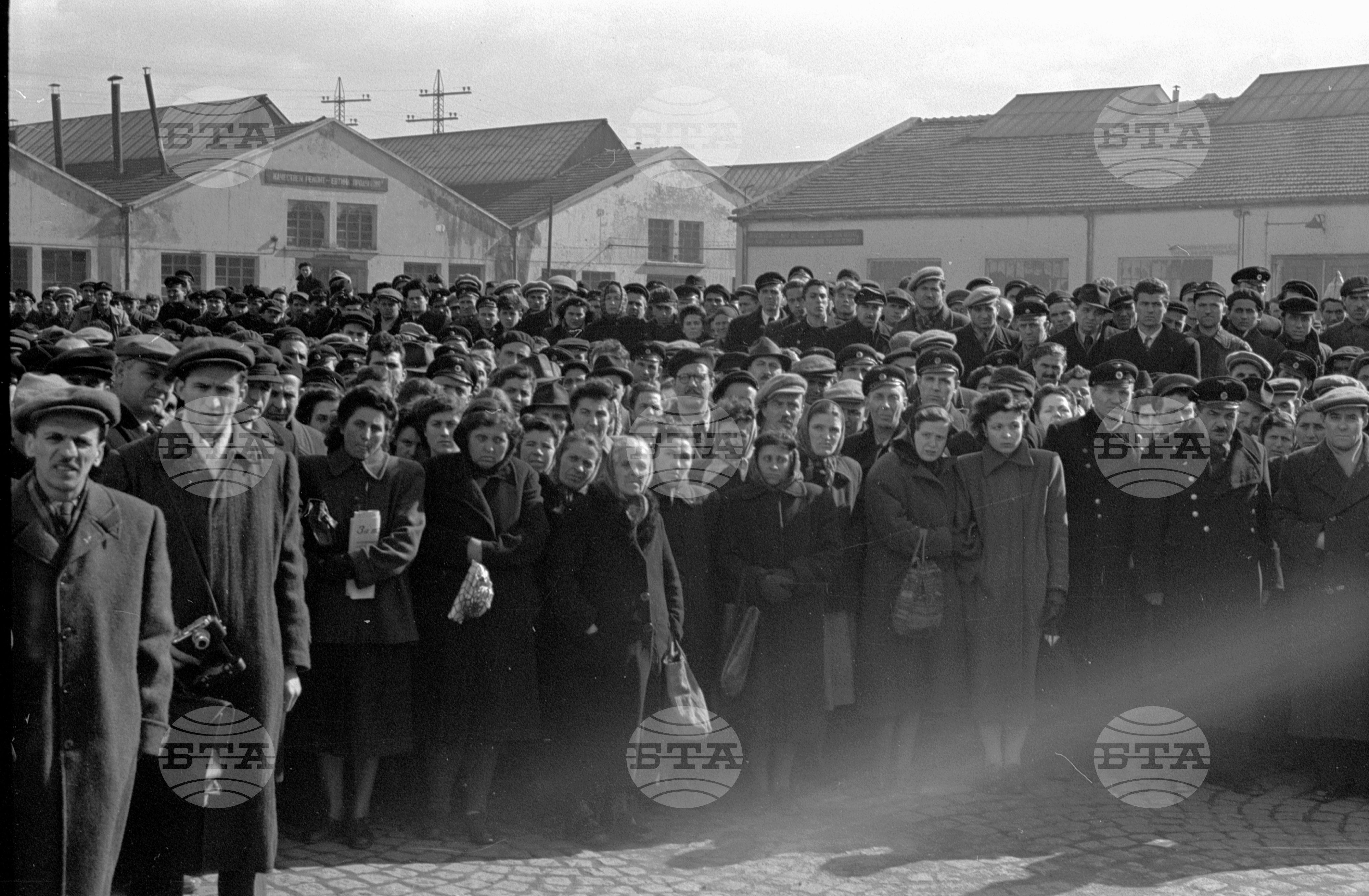Траурен митинг по случай смъртта на Йосиф Висарионович Сталин