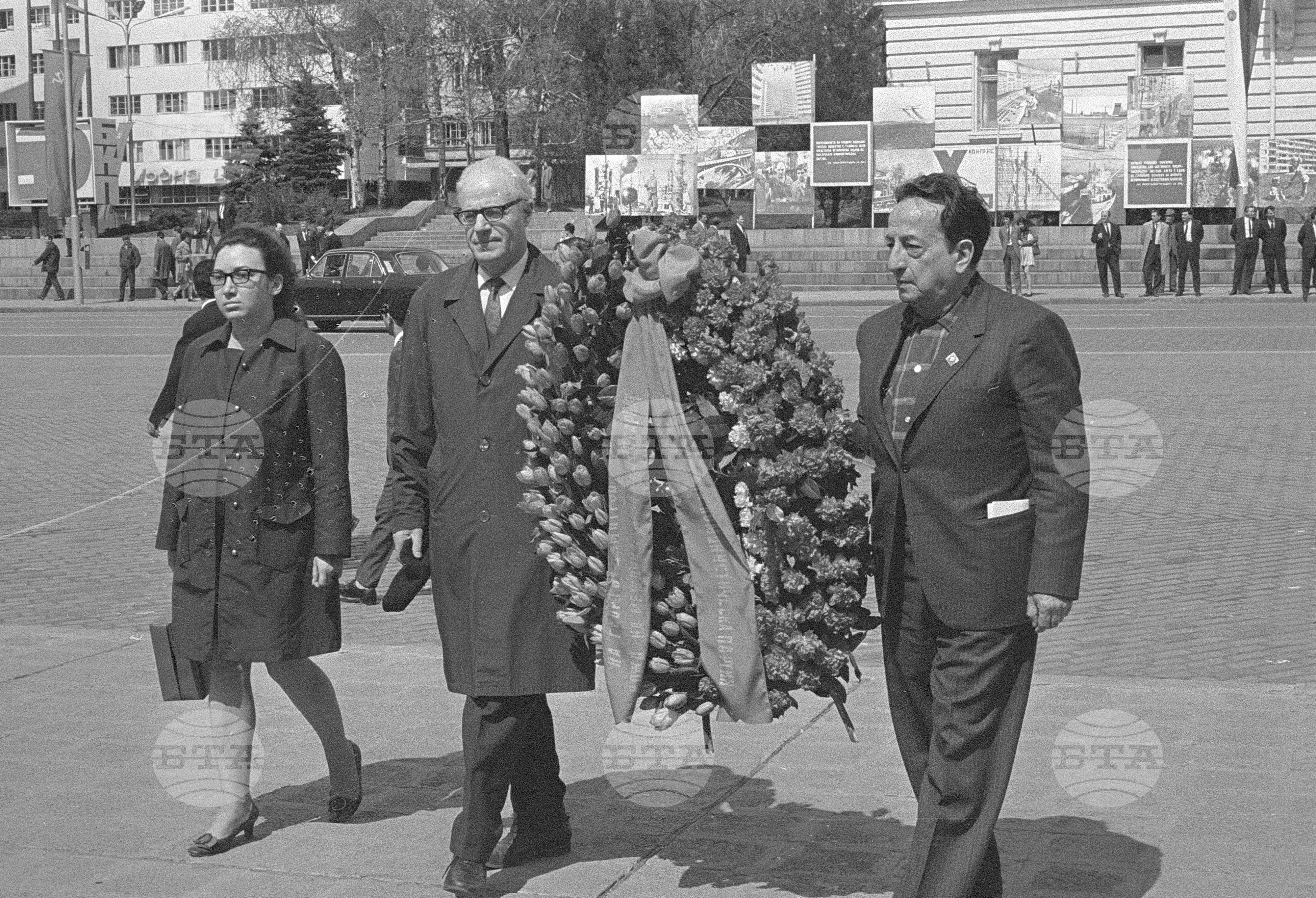 Полагане на венци