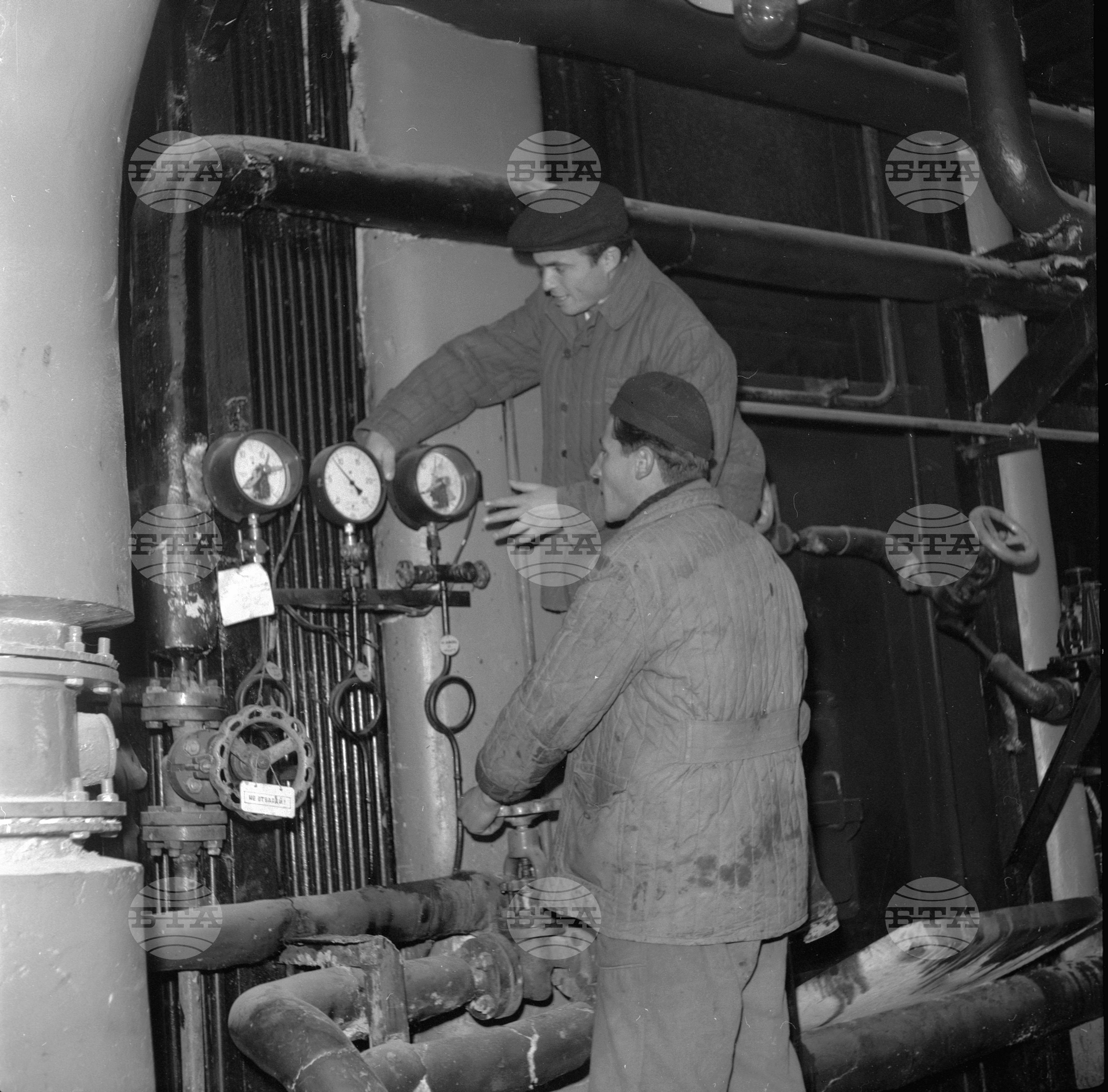 На строежа на Азотно-торовия завод край Стара Загора 1962 година част 9